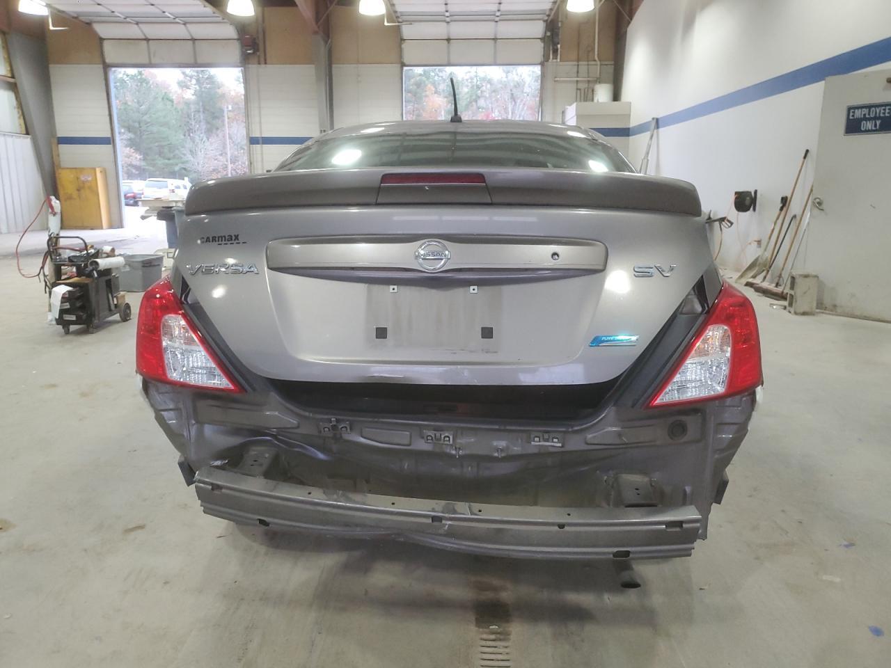 2016 NISSAN VERSA