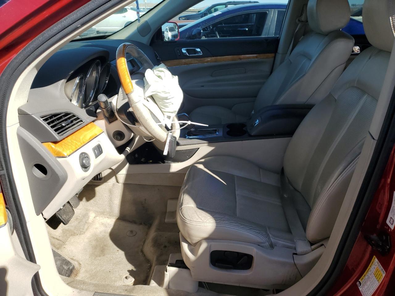 2011 LINCOLN MKT