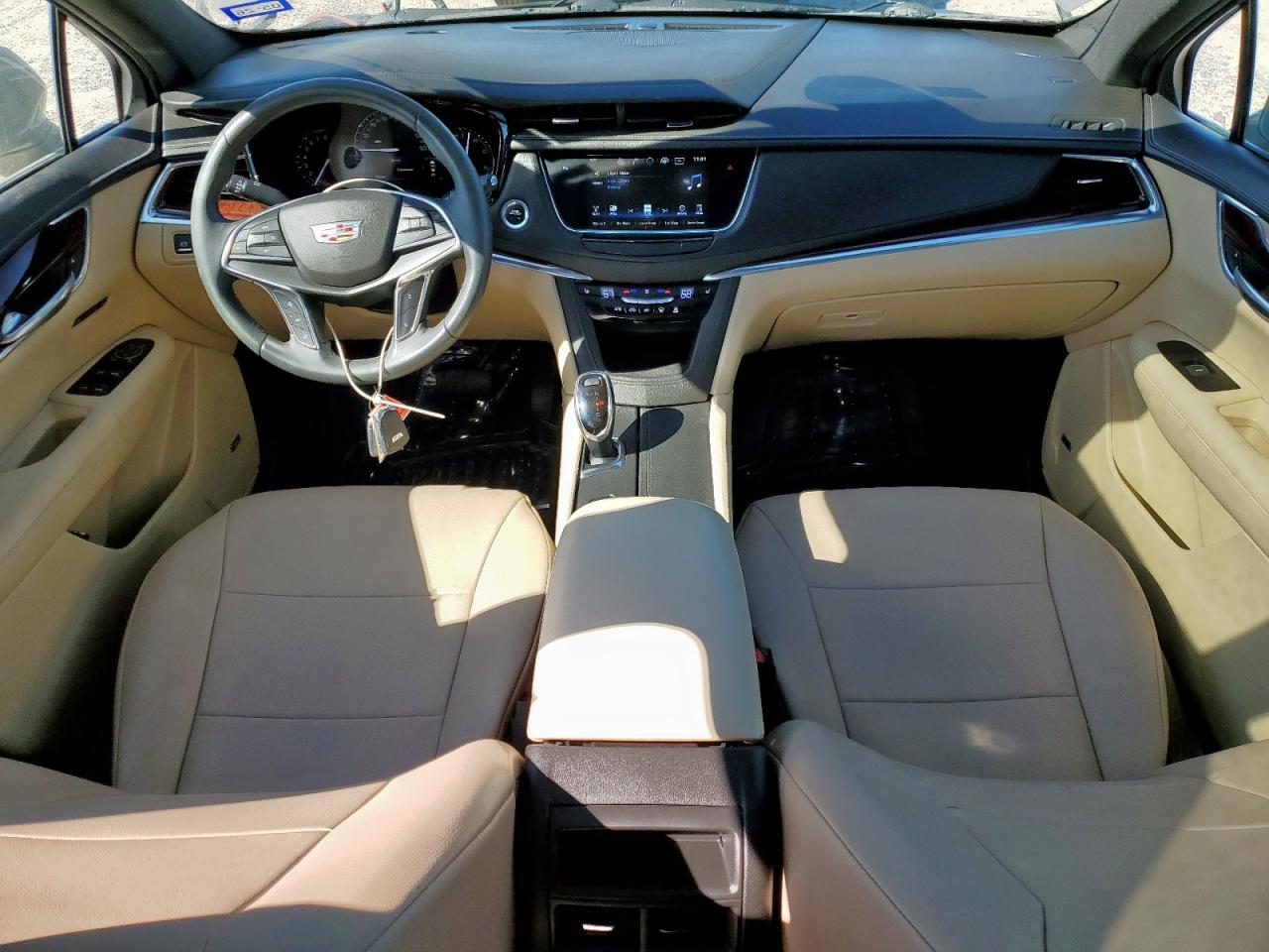 2017 CADILLAC XT5