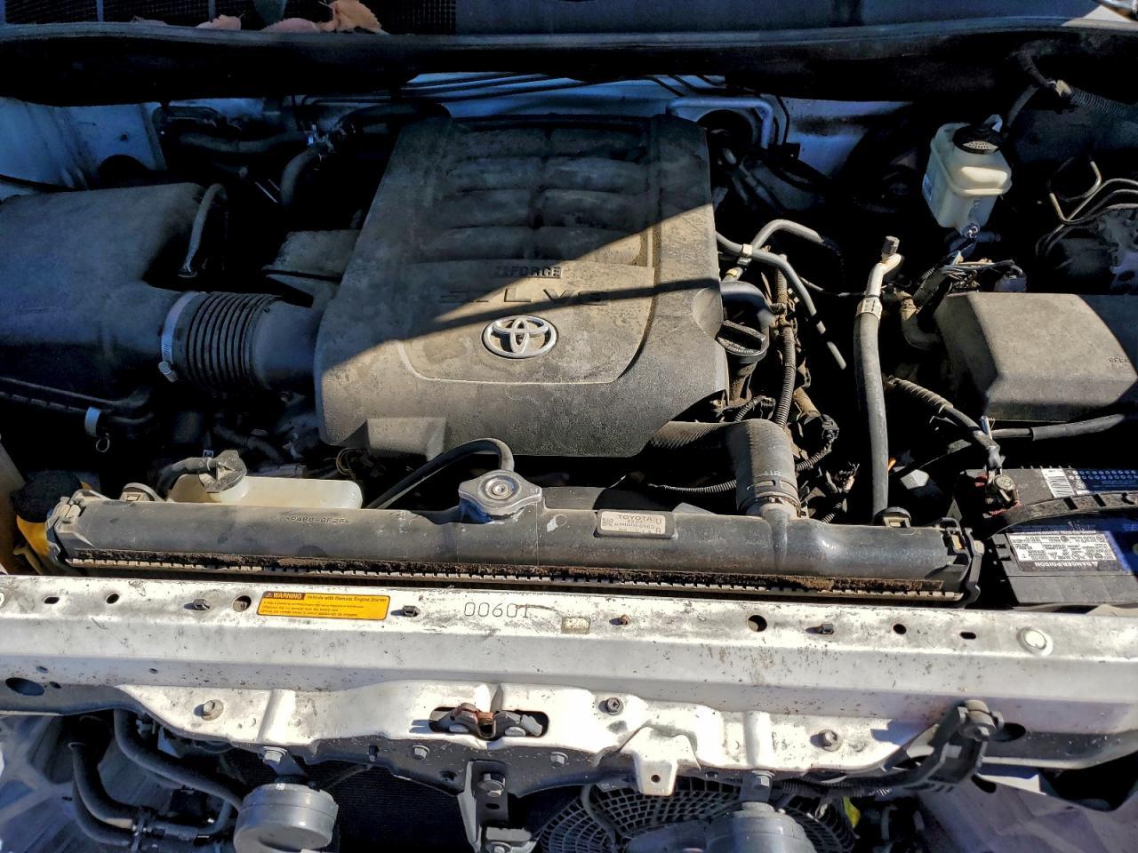 2011 TOYOTA Sequoia