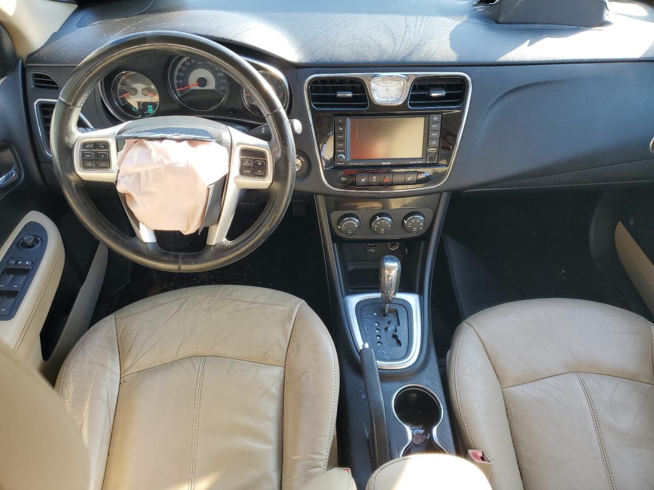 2011 CHRYSLER 200