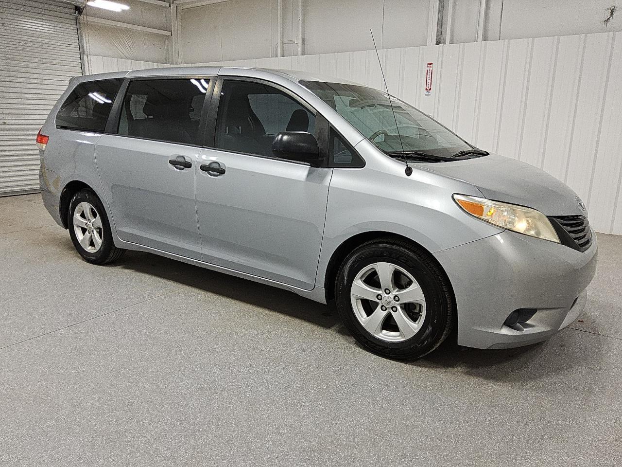 2014 TOYOTA SIENNA