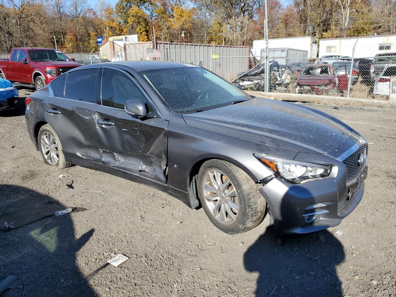 2015 INFINITI Q50