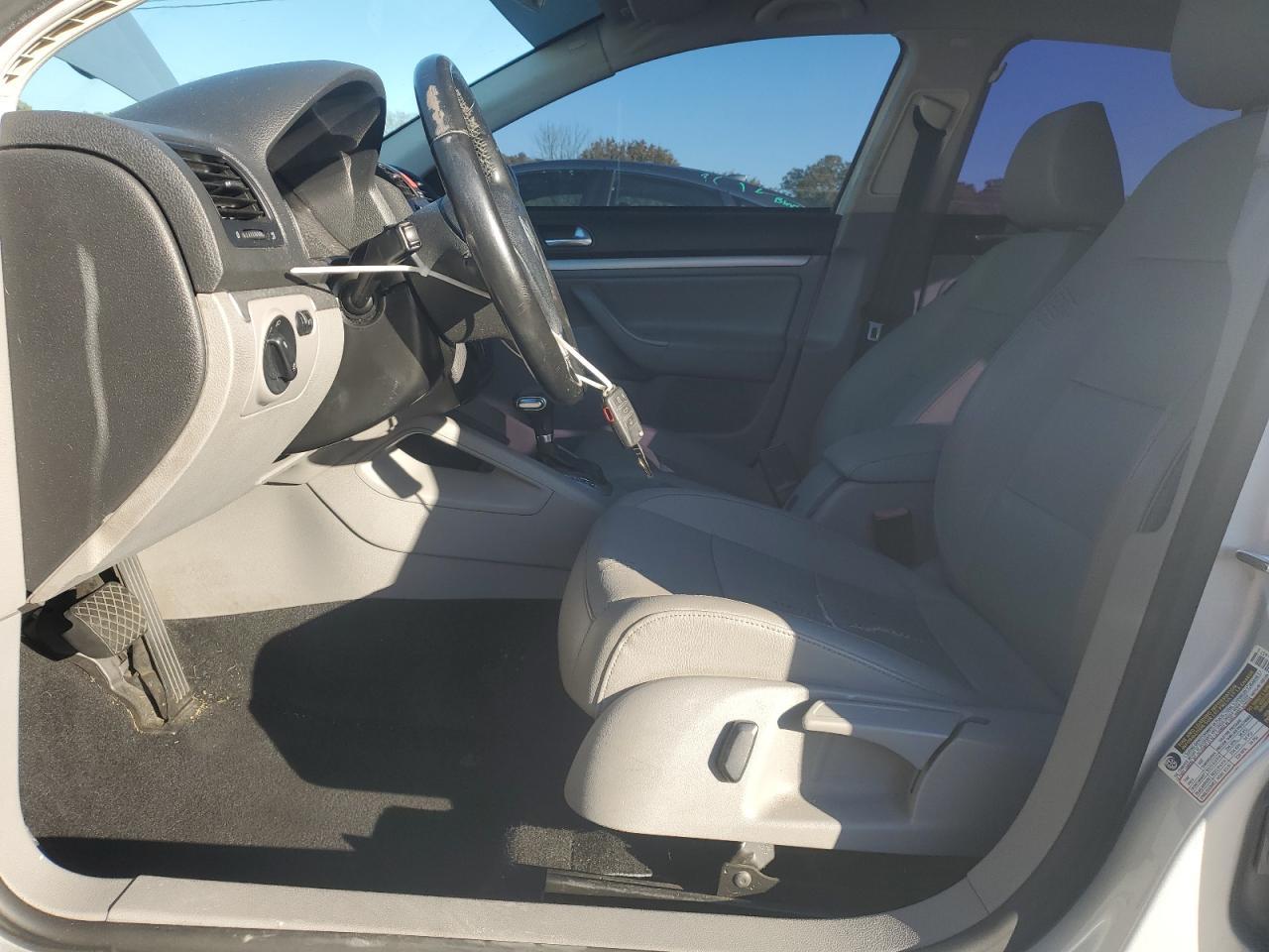 2009 VOLKSWAGEN JETTA