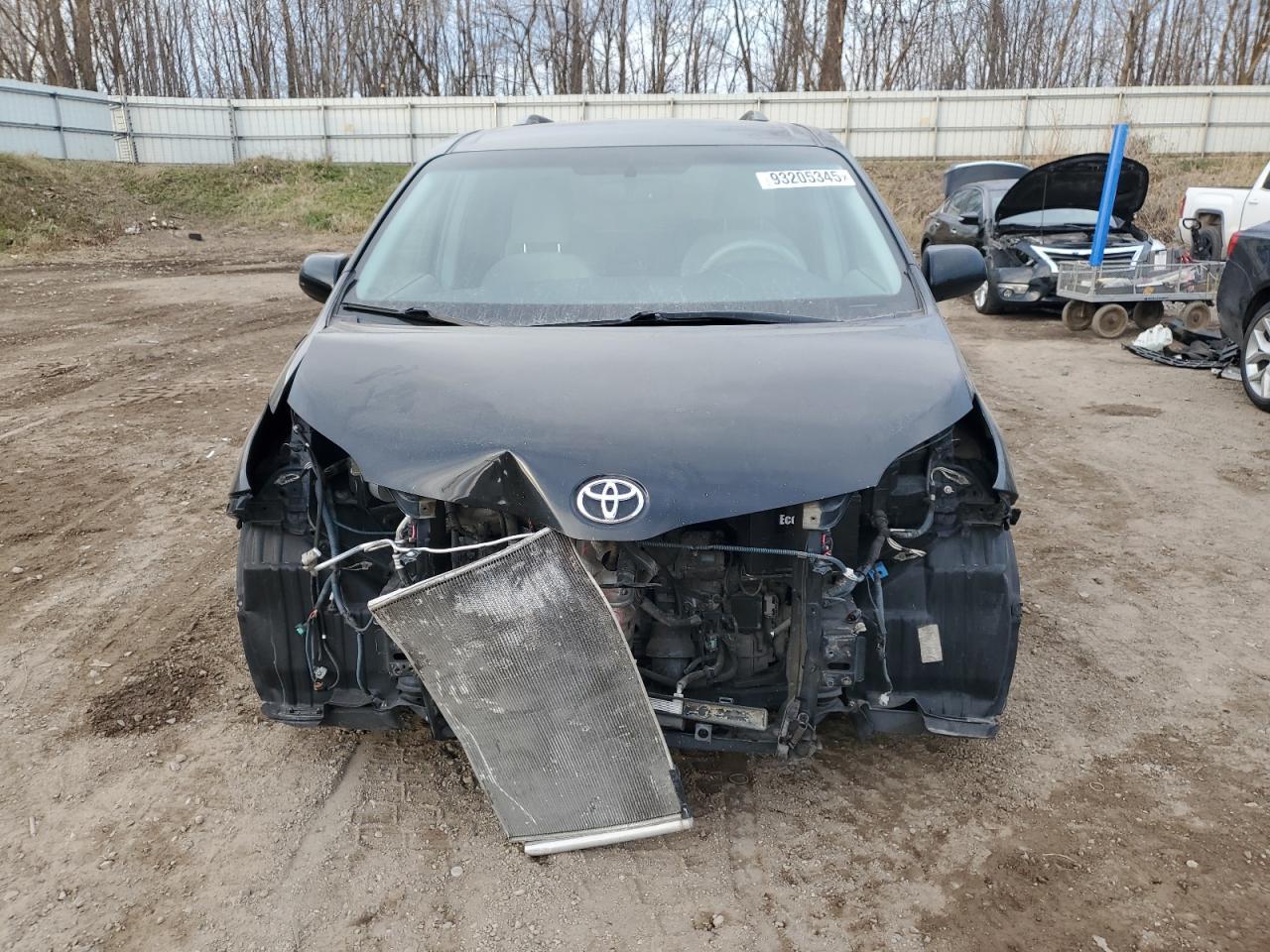 2014 TOYOTA SIENNA