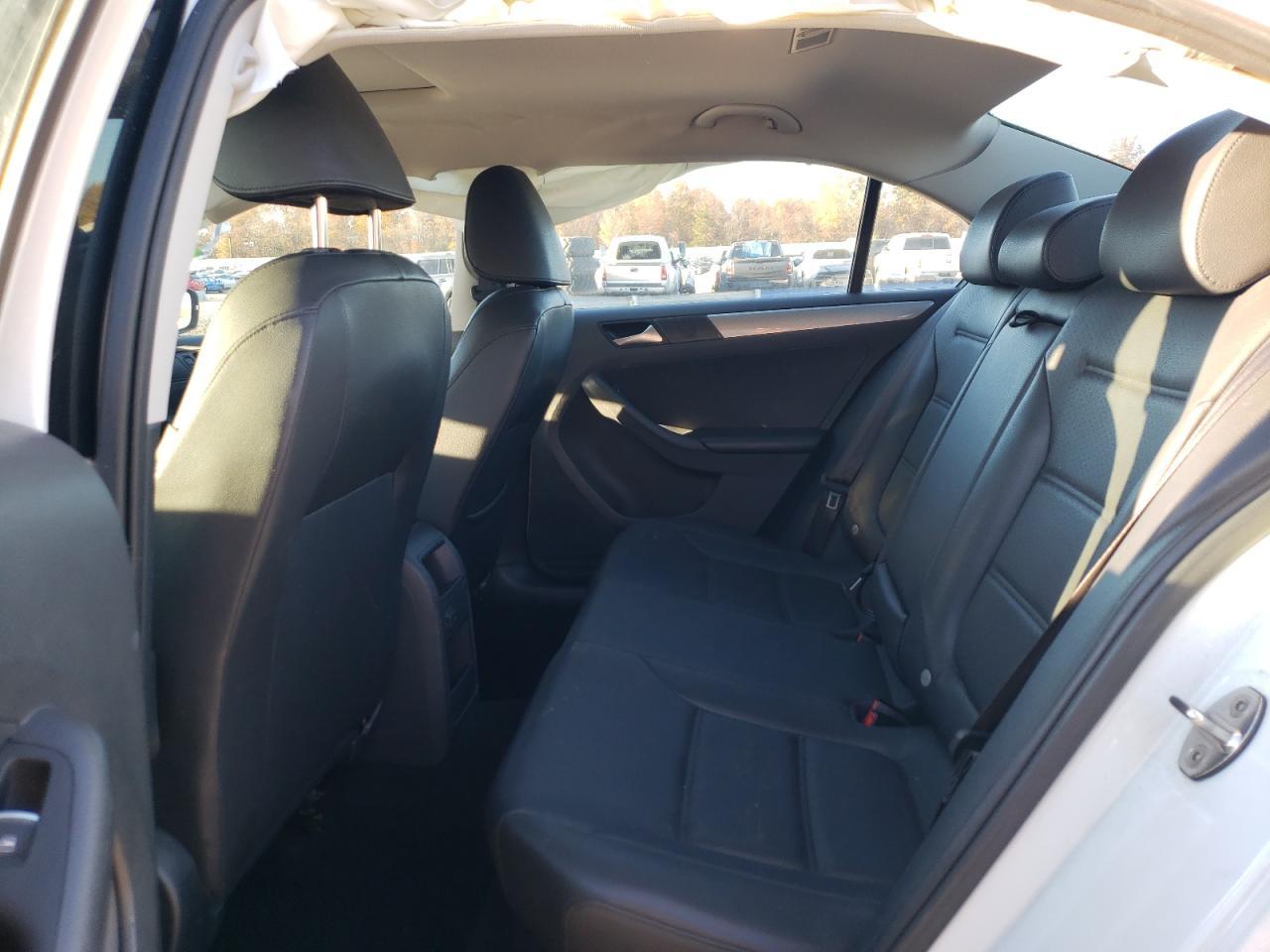 2016 VOLKSWAGEN JETTA