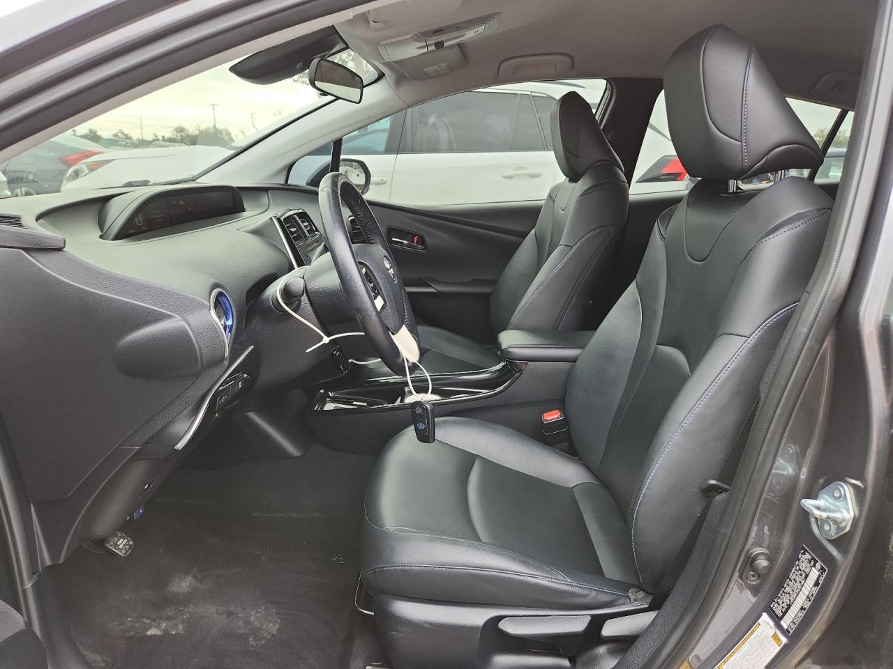 2016 TOYOTA PRIUS