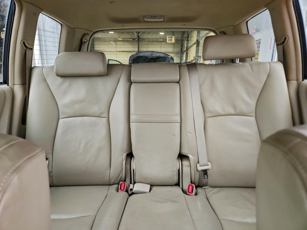 2004 TOYOTA HIGHLANDER