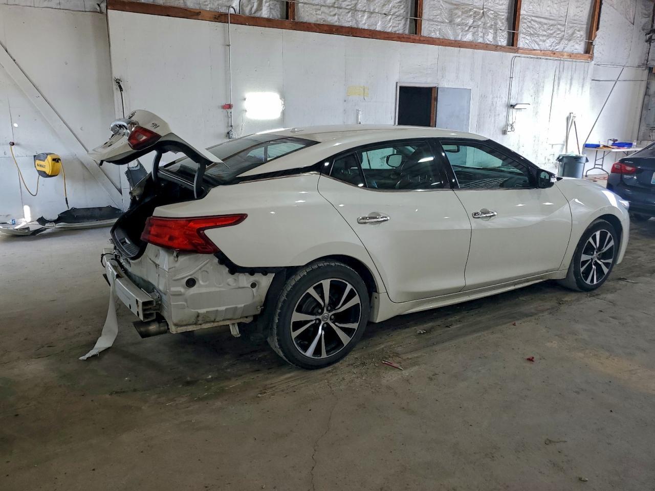 2018 NISSAN Maxima