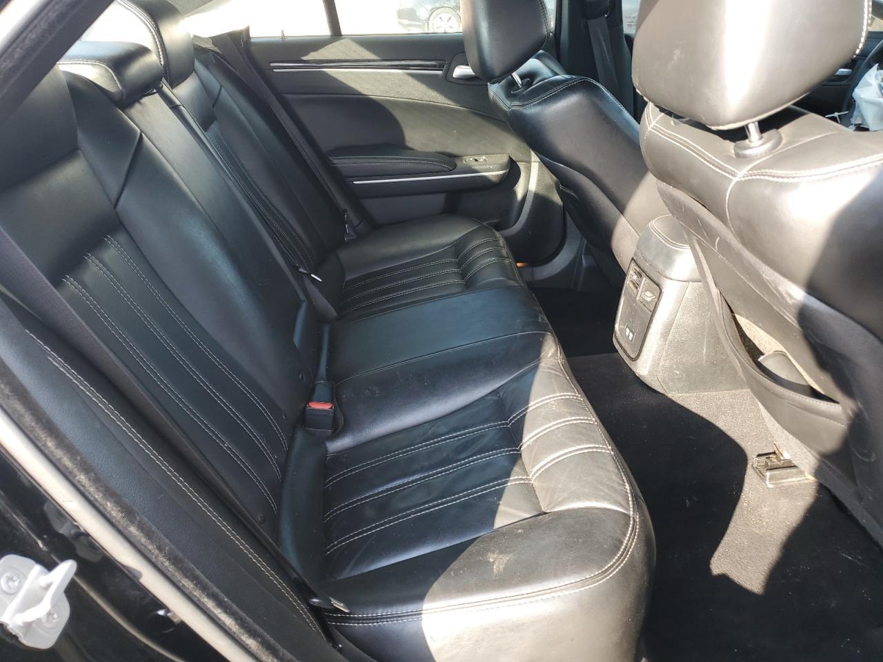 2019 CHRYSLER 300