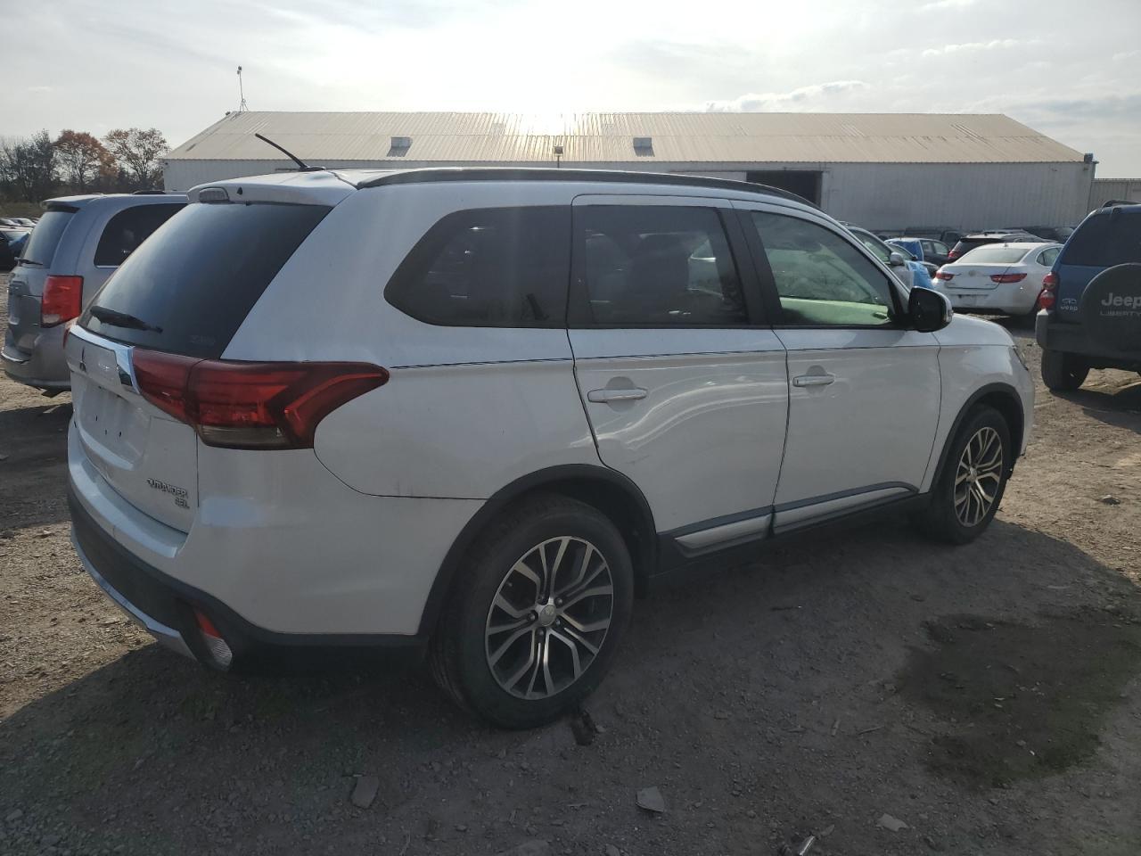 2016 MITSUBISHI outlander