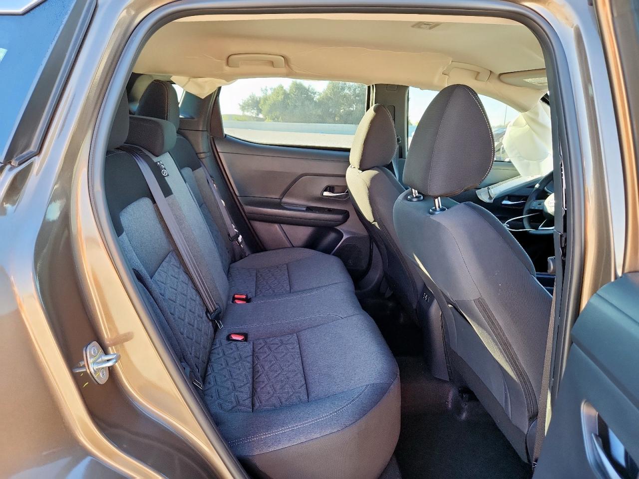 2025 NISSAN KICKS