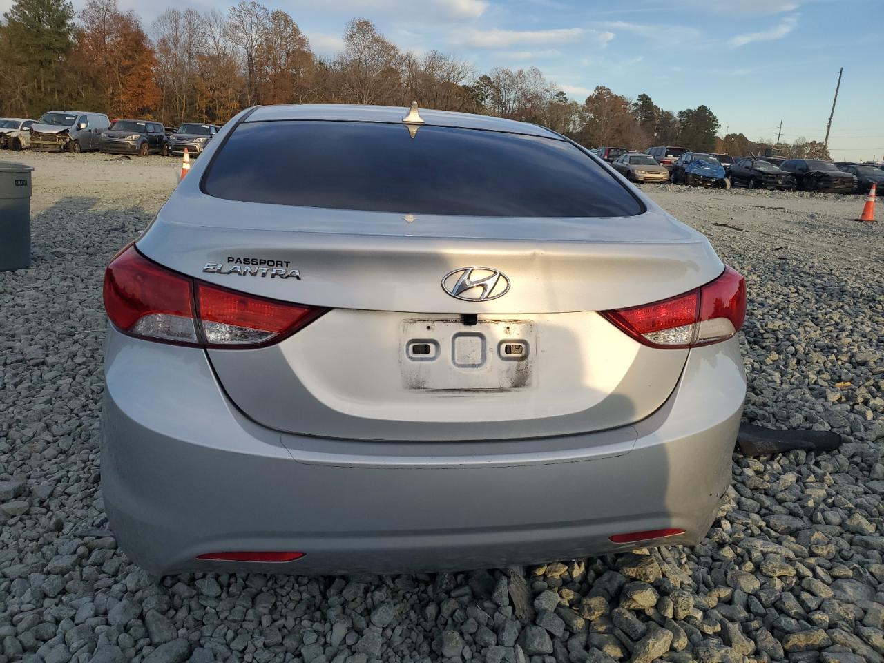 2012 HYUNDAI ELANTRA