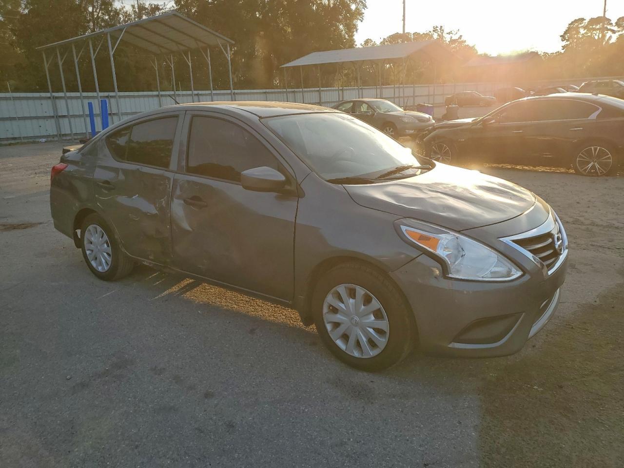 2017 NISSAN VERSA