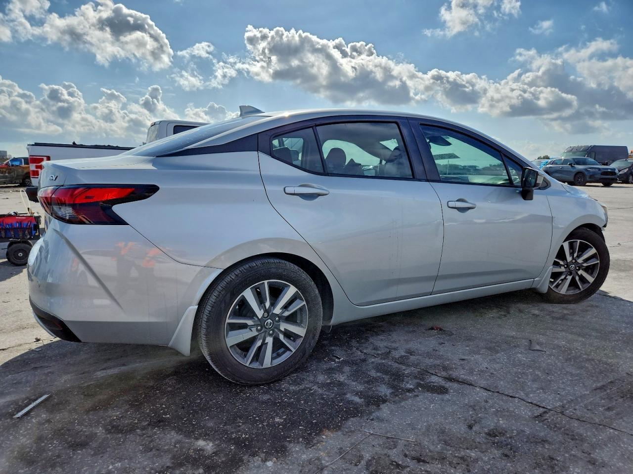 2020 NISSAN VERSA