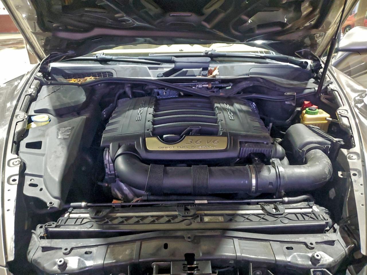 2013 PORSCHE CAYENNE