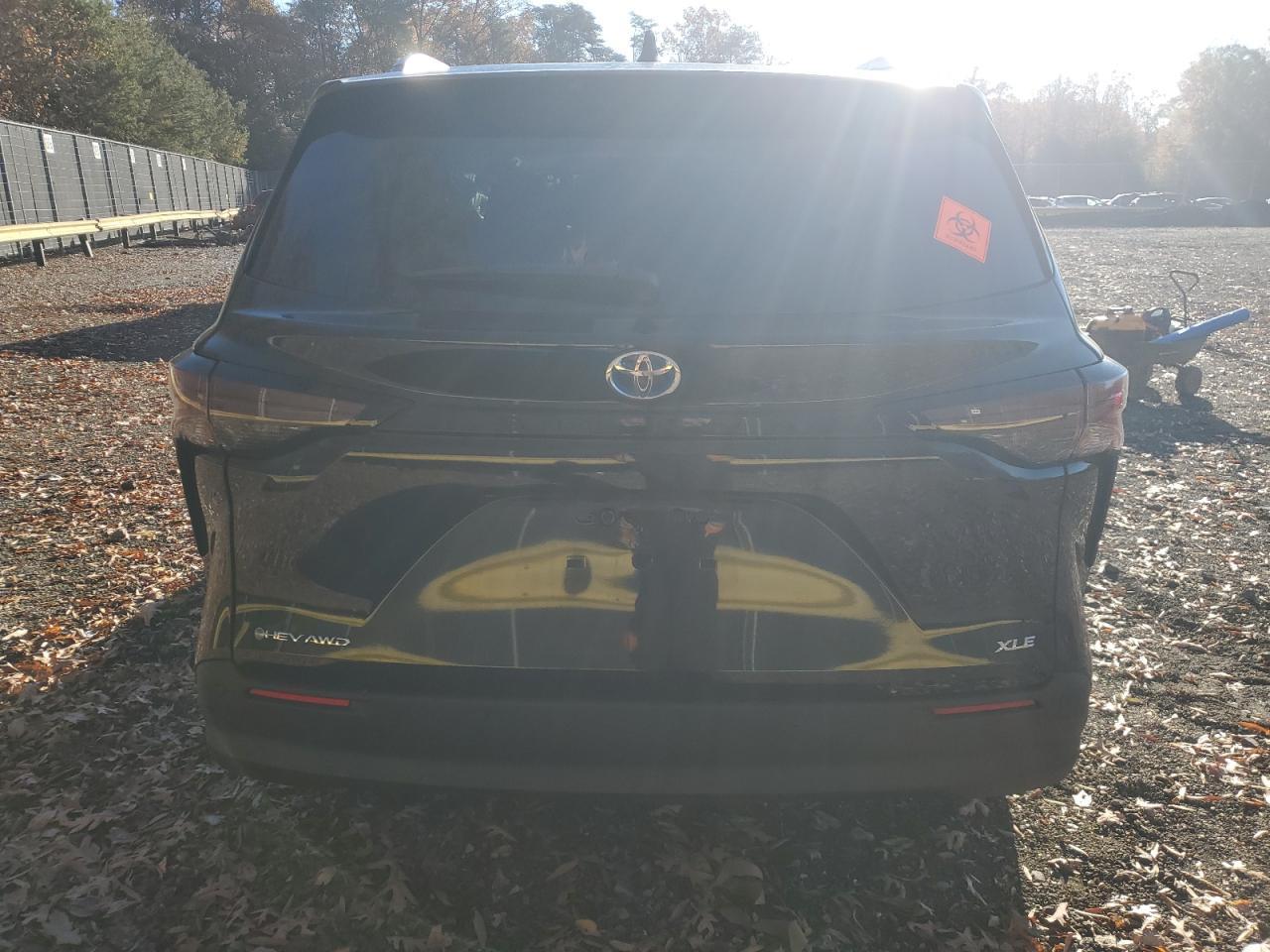2025 TOYOTA SIENNA