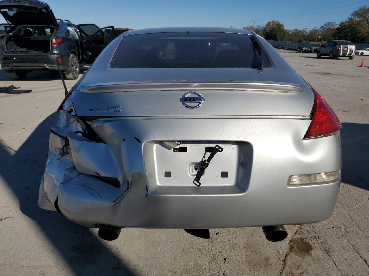 2004 NISSAN Z