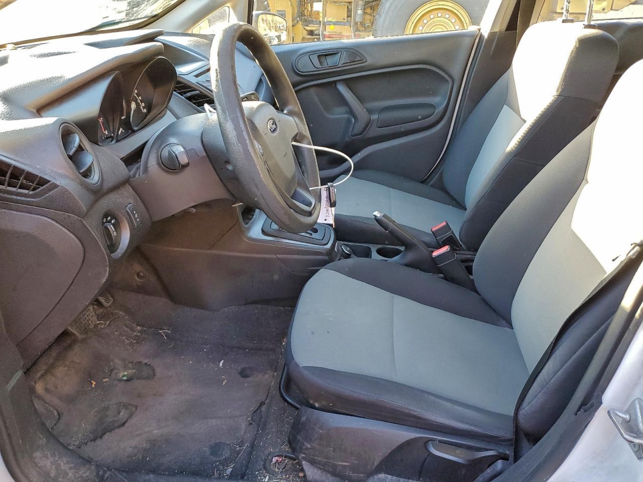 2016 FORD Fiesta