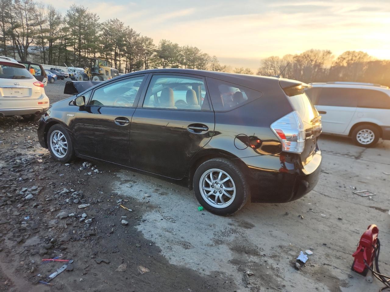 2012 TOYOTA PRIUS V