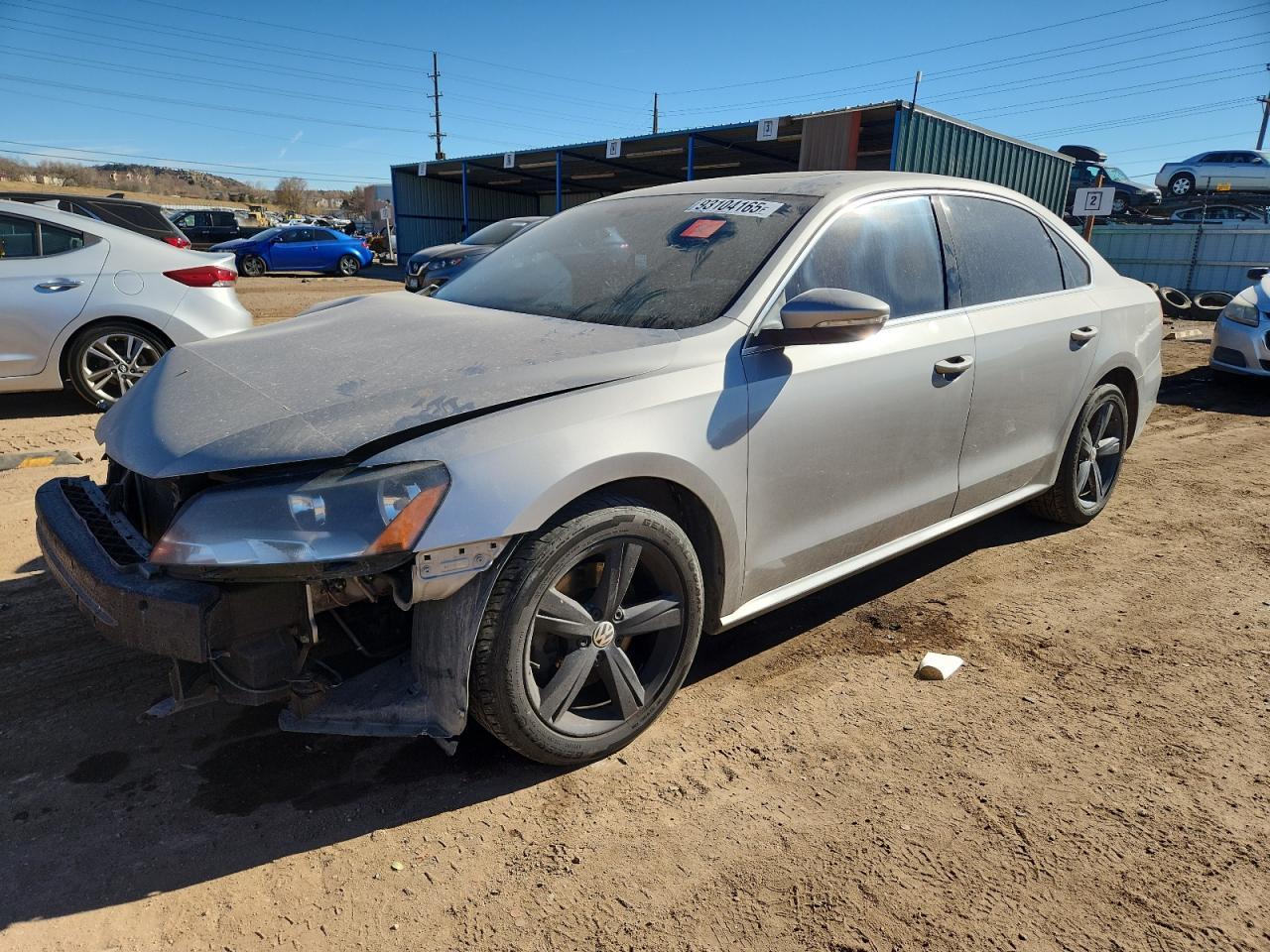 2012 VOLKSWAGEN Passat