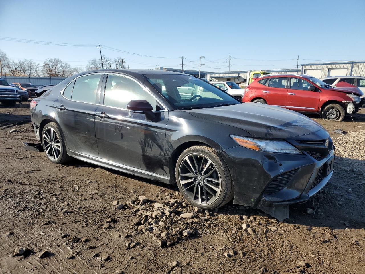 2018 TOYOTA CAMRY