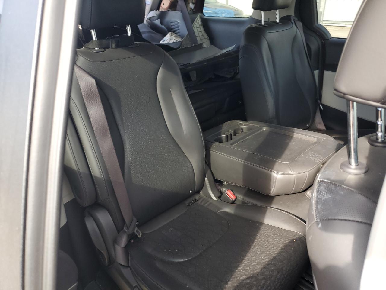 2022 KIA Carnival