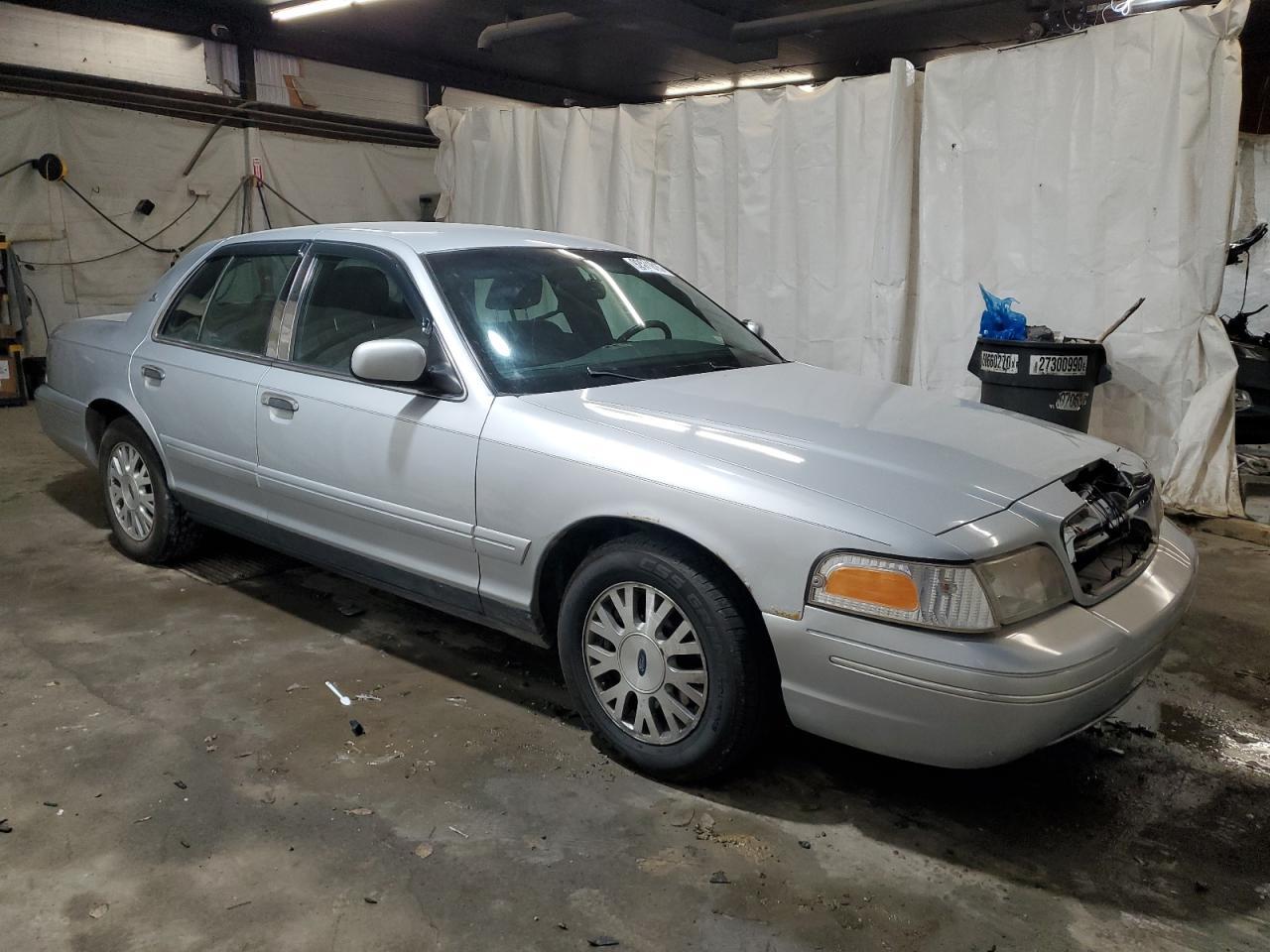 2003 FORD Crown Victoria