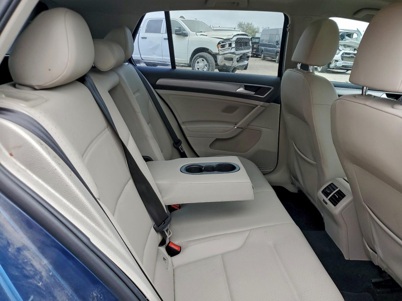 2017 VOLKSWAGEN GOLF