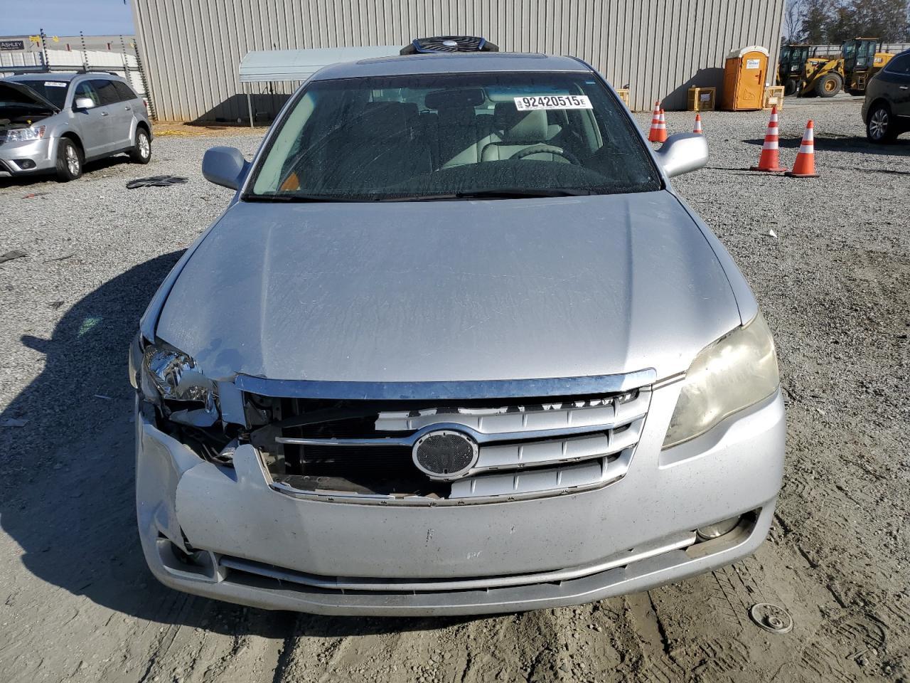 2006 TOYOTA Avalon