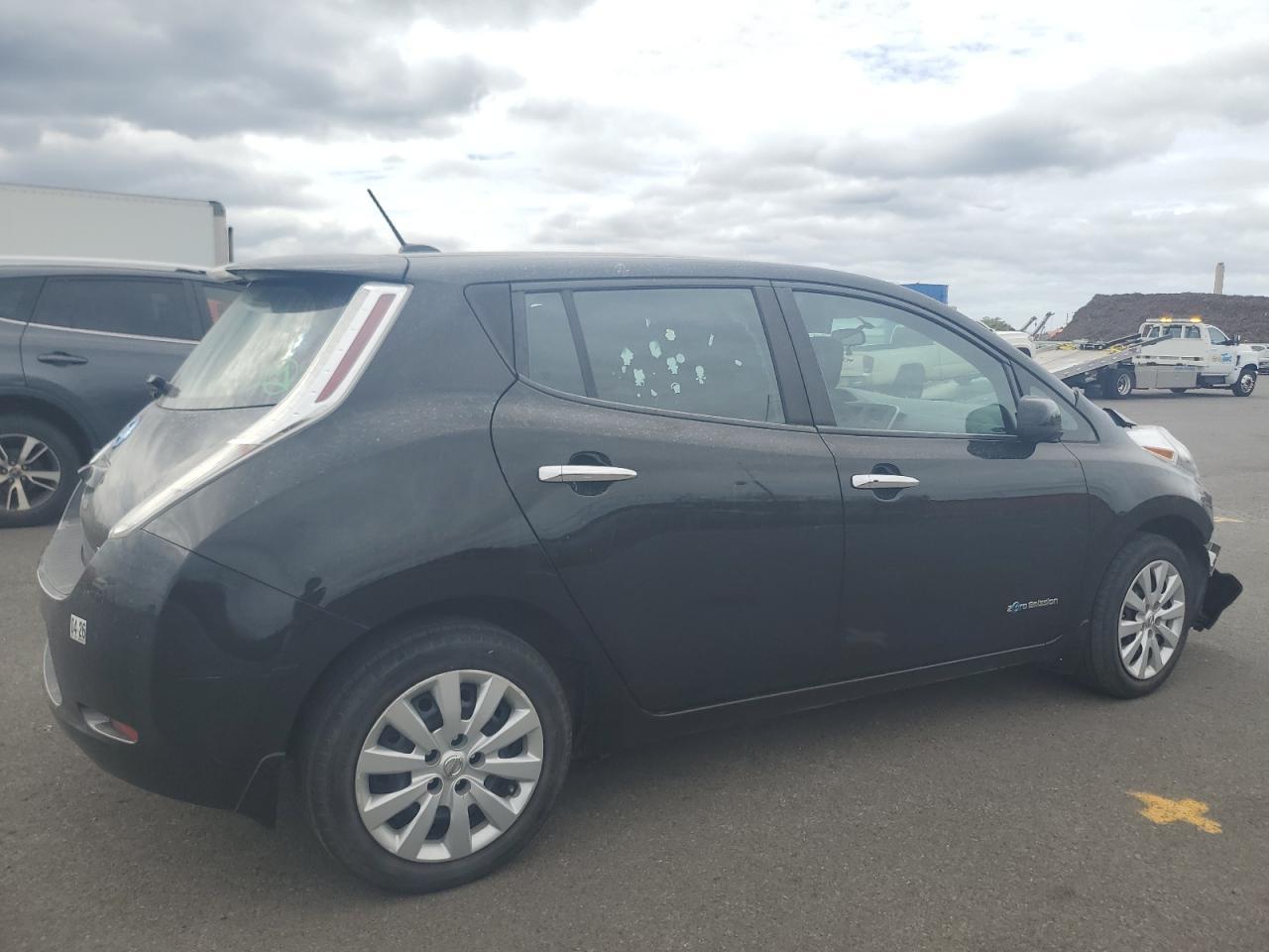 2017 NISSAN LEAF