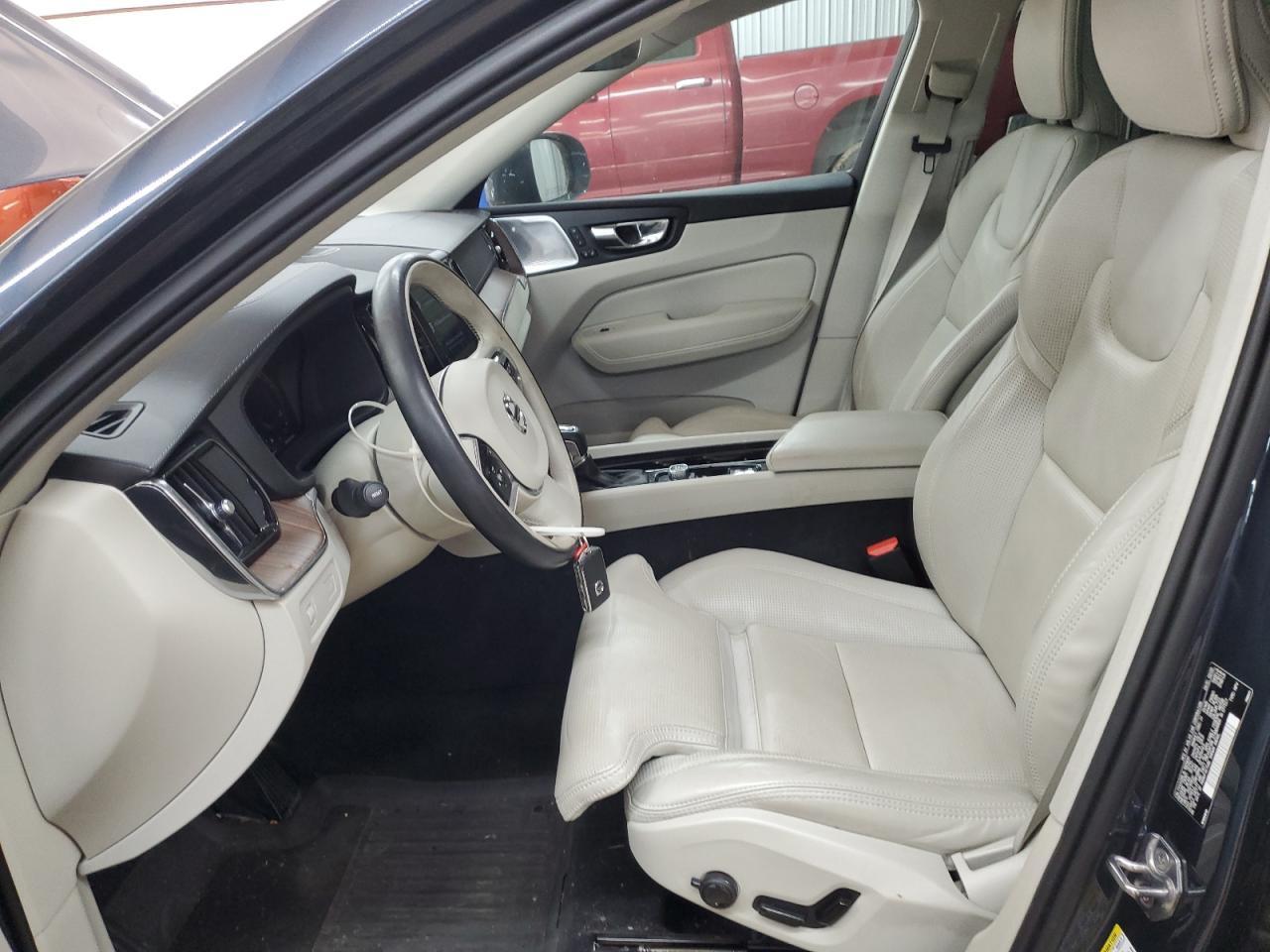 2020 VOLVO XC60