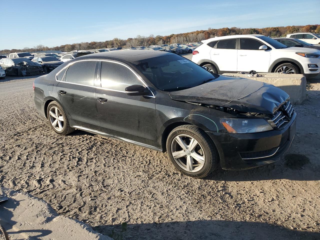 2013 VOLKSWAGEN Passat