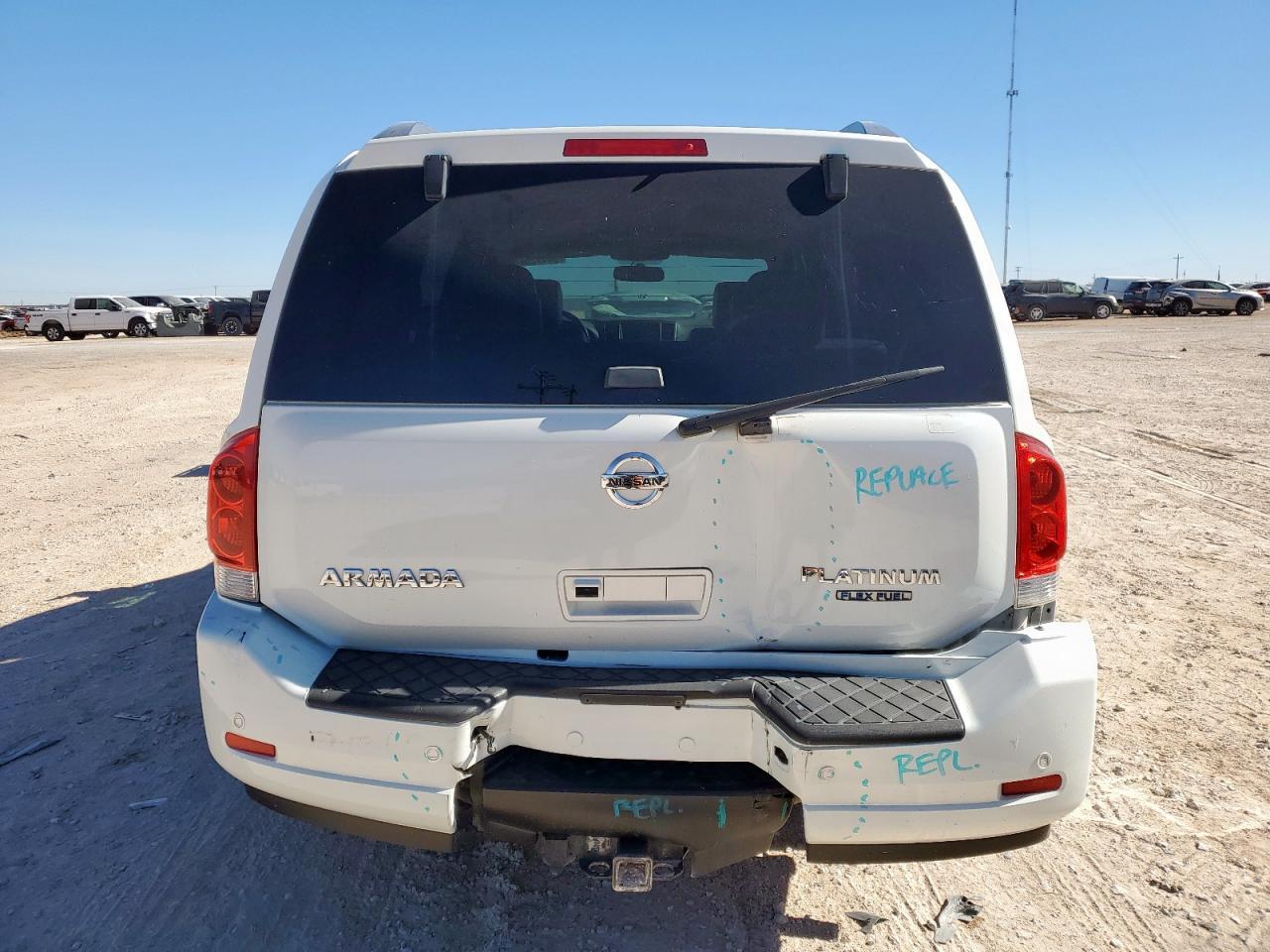 2014 NISSAN Armada
