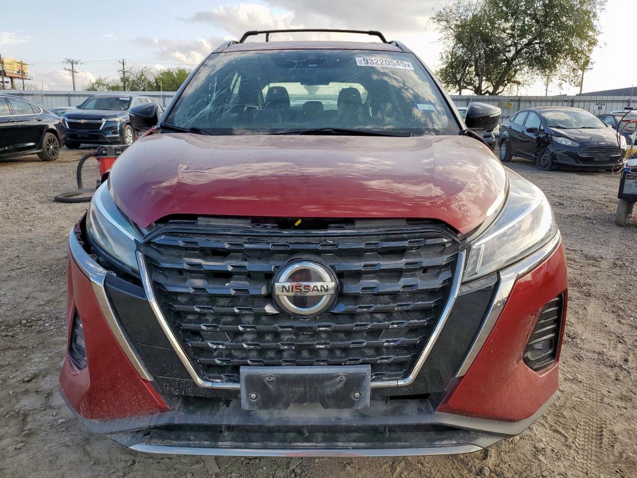2021 NISSAN KICKS
