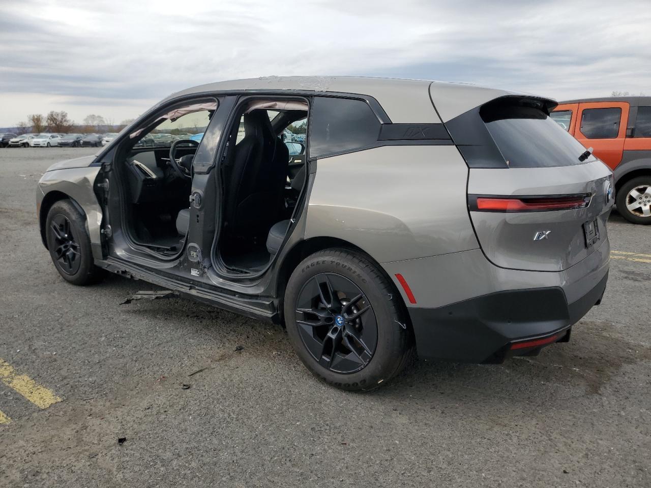 2024 BMW iX