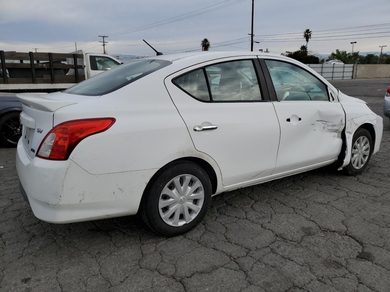 2015 NISSAN VERSA