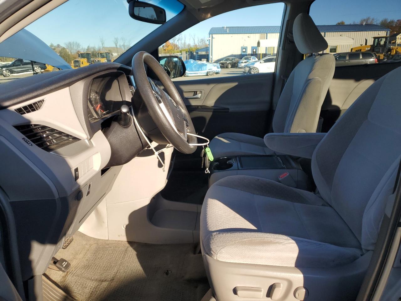 2015 TOYOTA SIENNA