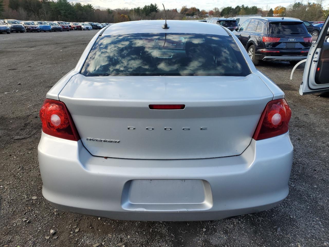 2012 DODGE Avenger