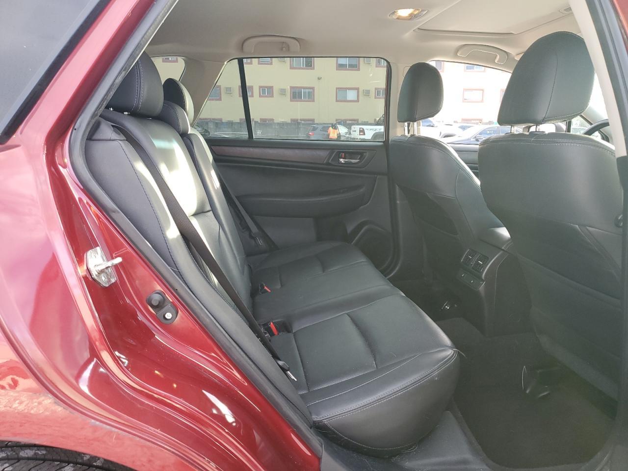 2015 SUBARU Outback