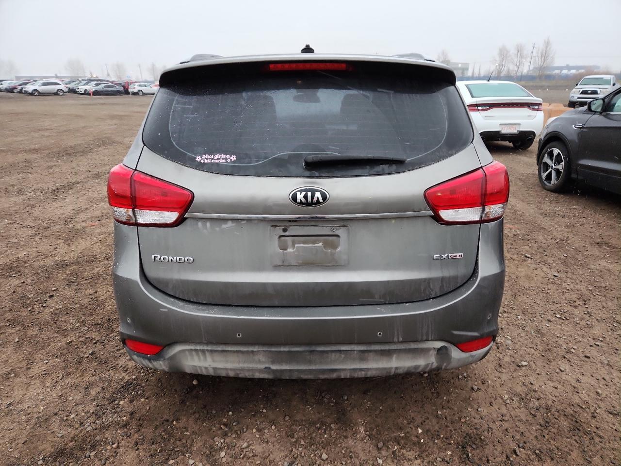 2015 KIA RONDO