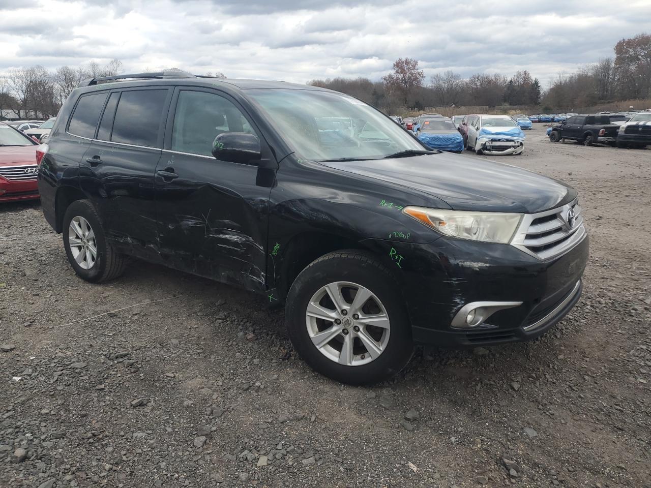2011 TOYOTA HIGHLANDER