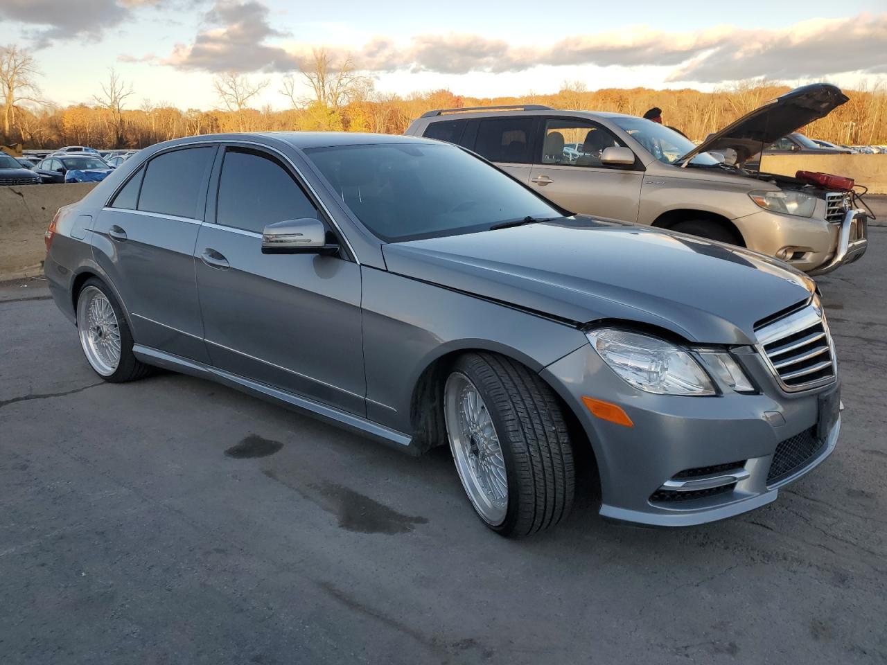 2013 MERCEDES-BENZ E-Class