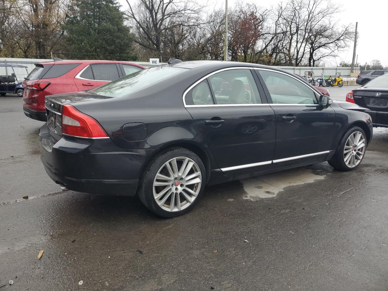 2011 VOLVO S80