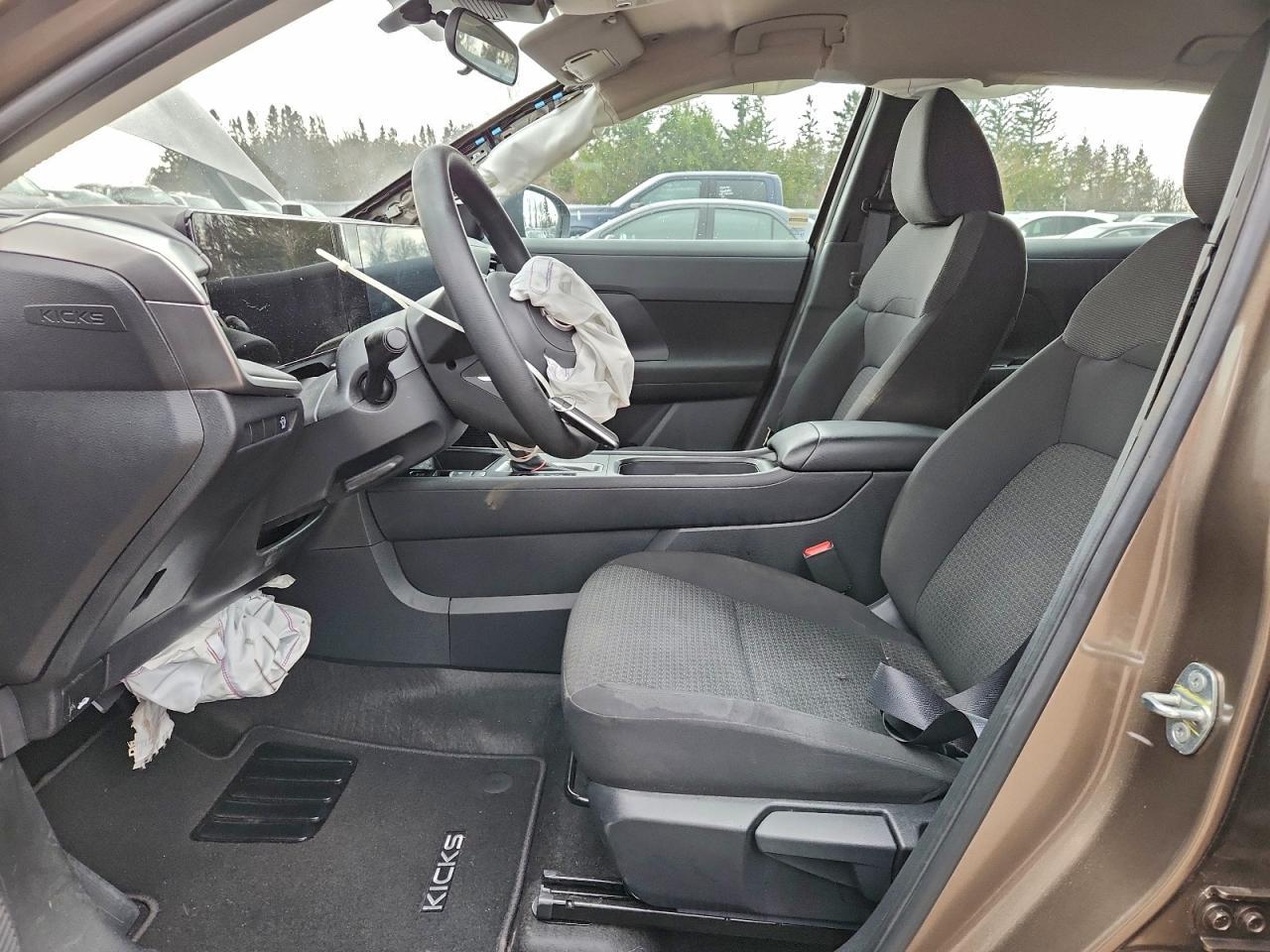 2025 NISSAN KICKS