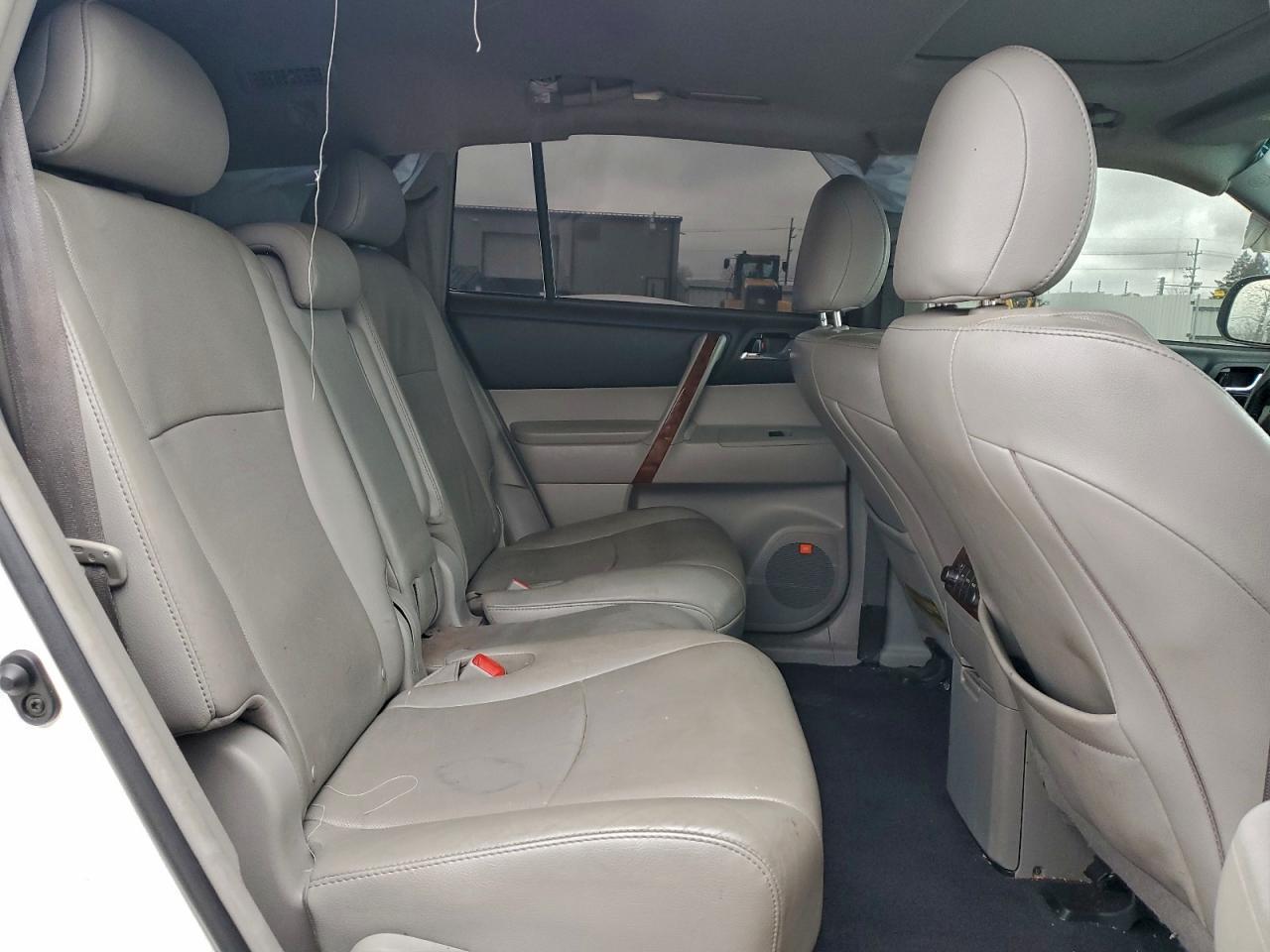 2013 TOYOTA HIGHLANDER