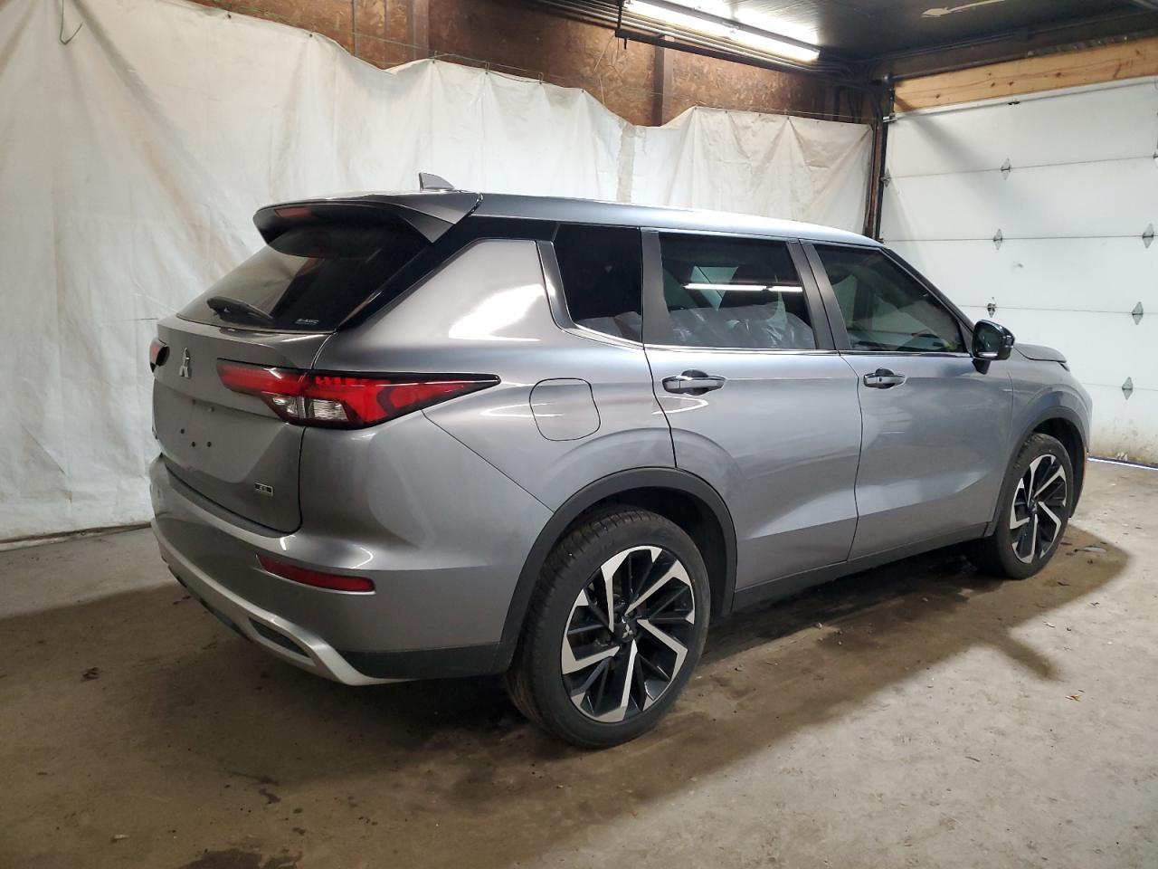 2022 MITSUBISHI outlander