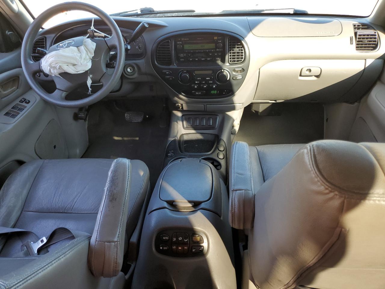 2005 TOYOTA Sequoia