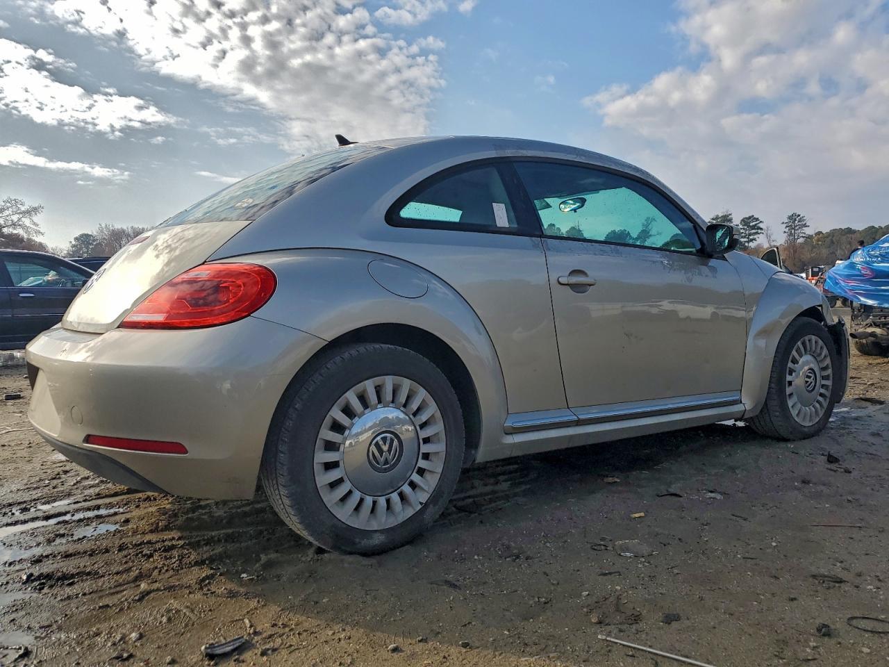 2013 VOLKSWAGEN Beetle