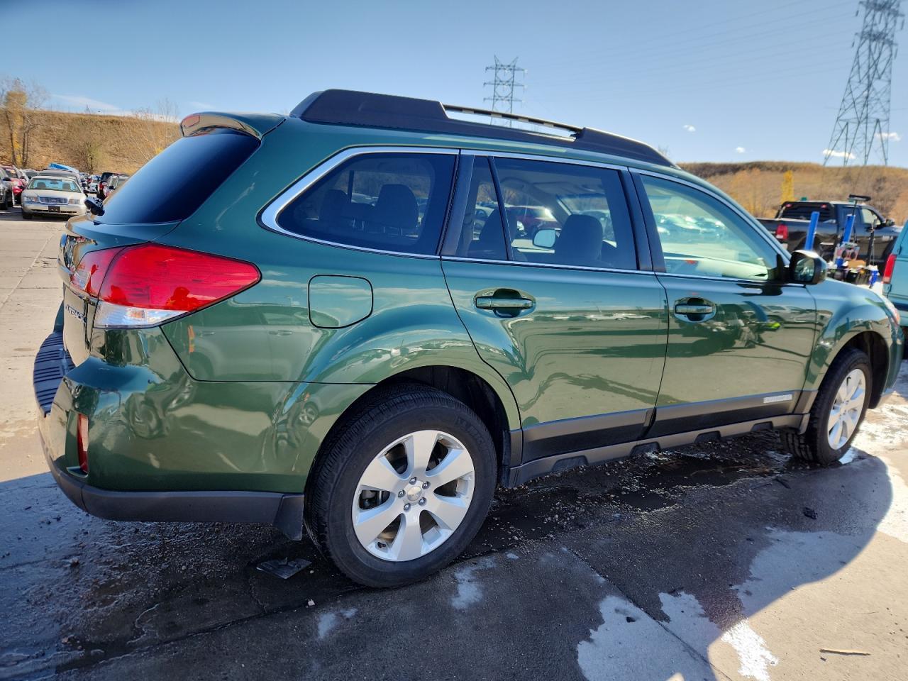 2010 SUBARU Outback